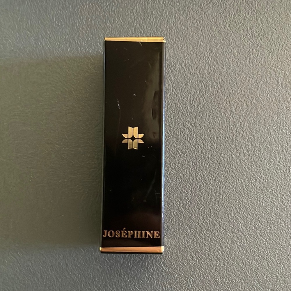 NEW! Josephine Lip Powder Liquid Lip
